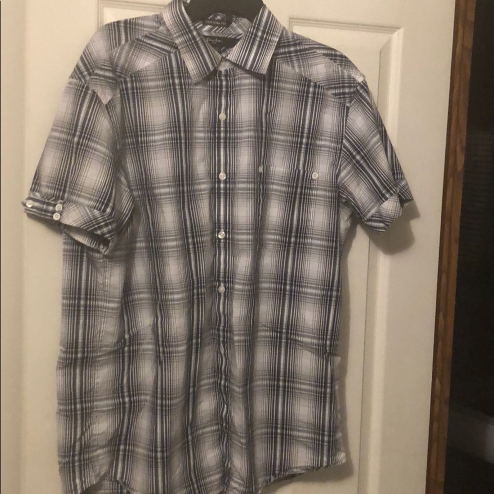Well loved Sean John button down